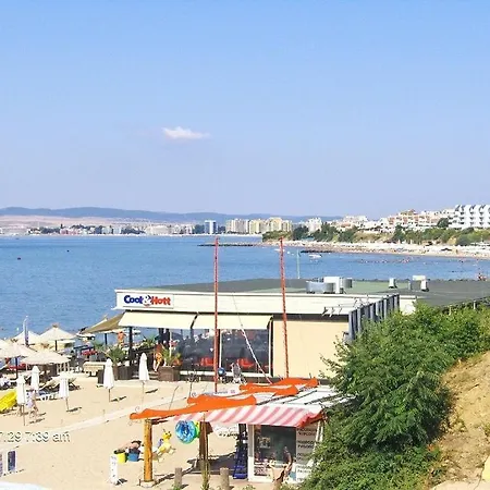 Triumph Holiday Village * سفيتي فلاس