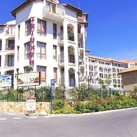 شقة Triumph Holiday Village